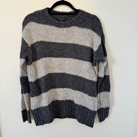 American Eagle Sweater - Picture 7 of 8